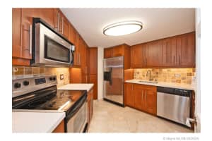 825 Brickell Bay Dr, Miami, FL 33131, Sold 08/07/20