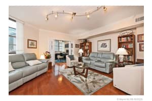 825 Brickell Bay Dr, Miami, FL 33131, Sold 08/07/20