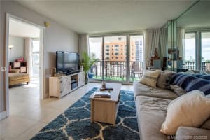525 N Ocean Blvd, Pompano Beach, FL 33062, Sold 08/11/20