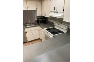 15461 SW 81st Cir Ln, Miami, FL 33193, Sold 09/10/21