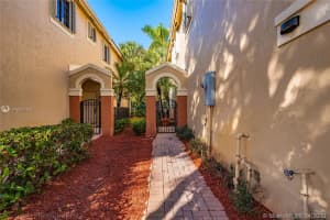 3811 Pond Apple Dr, Weston, FL 33332, Sold 05/19/20