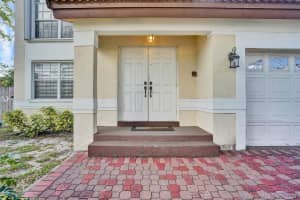 19570 NW 82nd Ct, Hialeah, FL 33015, Sold 06/26/20