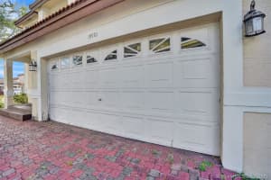 19570 NW 82nd Ct, Hialeah, FL 33015, Sold 06/26/20