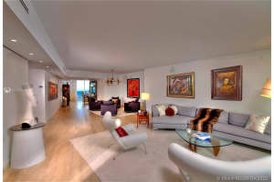 400 Alton Rd, Miami Beach, FL 33139, Sold 12/29/20