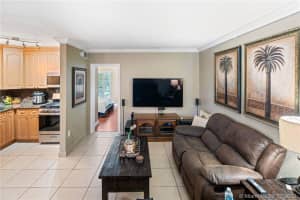 1280 W 54th St #203b, Hialeah, FL 33012, Sold 08/17/20