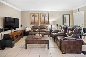 1280 W 54th St #203b, Hialeah, FL 33012, Sold 08/17/20