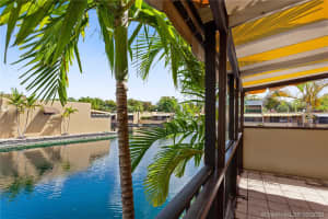 16113 Kingsmoor Way, Hialeah, FL 33014, Sold 05/04/20