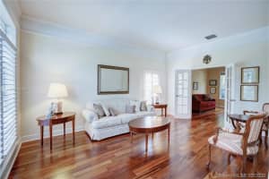 160 Oakwood Ln, Palm Beach Gardens, FL 33410, Sold 05/29/20