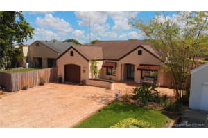 19211 NW 81st Pl, Hialeah, FL 33015, Sold 05/15/20