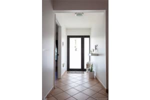 19211 NW 81st Pl, Hialeah, FL 33015, Sold 05/15/20