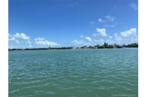 34 Sadowski Causeway, Key Colony Beach, FL 33051, Sold 11/20/20