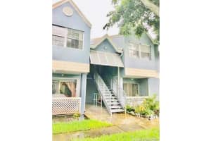 17550 NW 67th Pl, Hialeah, FL 33015, Sold 10/06/20