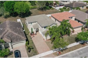 19435 SW 67th St, Fort Lauderdale, FL 33332, Sold 06/04/20