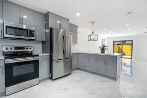 1279 SE 9th Pl, Homestead, FL 33035, Sold 04/27/20