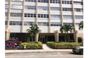 111 Golden Isles Dr APT B5, Hallandale Beach, FL 33009, Sold 08/28/20