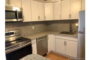 111 Golden Isles Dr APT B5, Hallandale Beach, FL 33009, Sold 08/28/20