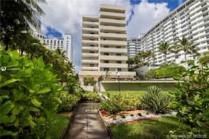 1621 Collins Ave PH 1004, Miami Beach, FL 33139, Sold 04/06/21