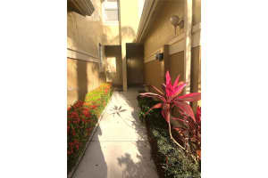 2128 Pasa Verde Ln, Weston, FL 33327, Sold 04/16/20