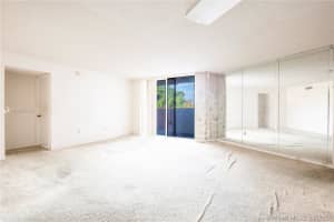 1300 NE Miami Gardens Dr #208e, Miami, FL 33179, Sold 07/15/20