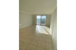 7010 NW 186th St, Hialeah, FL 33015, Sold 07/06/20