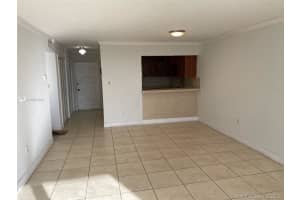 7010 NW 186th St, Hialeah, FL 33015, Sold 07/06/20