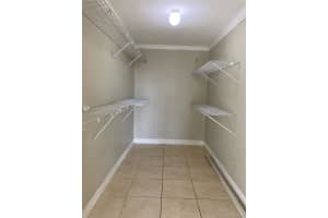 7010 NW 186th St, Hialeah, FL 33015, Sold 07/06/20