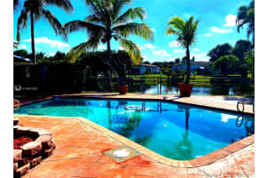 5401 SW 7th St, Margate, FL 33068, Sold 05/06/20