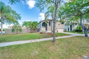 11325 Roundelay Rd, Hollywood, FL 33026, Sold 07/10/20