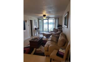 218 Lake Pointe Dr, Oakland Park, FL 33309, Sold 08/03/20