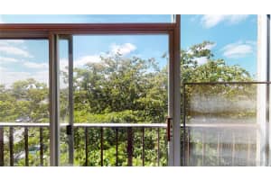 1900 W 68th St APT I405, Hialeah, FL 33014, Sold 11/06/20