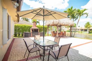 19421 NW 8th St, Pembroke Pines, FL 33029, Sold 09/17/20