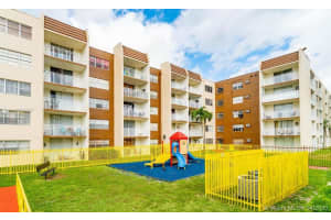 6950 Miami Gardens Dr, Hialeah, FL 33015, Sold 08/18/20