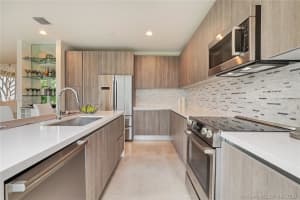 6735 NW 103rd Ave, Doral, FL 33178, Sold 07/27/20