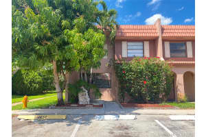 8 Matador Ln, Davie, FL 33324, Sold 05/28/20