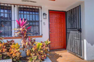11695 NW 1st Ln, Miami, FL 33172, Sold 05/27/20