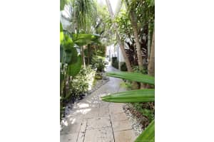 19966 NE 36th Pl, Aventura, FL 33180, Sold 06/01/21