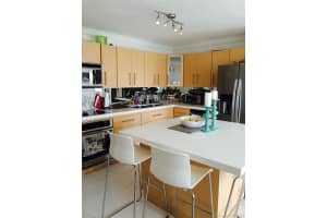 7135 Collins Ave, Miami, FL 33141, Sold 01/20/22