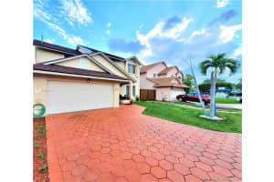7884 NW 191st St, Hialeah, FL 33015, Sold 07/13/20