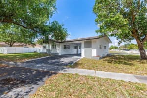 320 S 56th Ave, Hollywood, FL 33023, Sold 06/26/20