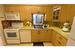 8625 NW 8th St, Miami, FL 33126, Sold 11/18/20