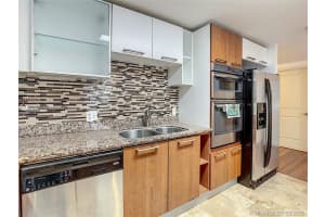 170 SE 14th St, Miami, FL 33131, Sold 04/27/21