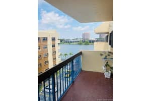 5249 NW 7th St, Miami, FL 33126, Sold 06/03/20