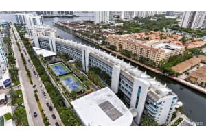 2950 NE 188th St, Miami, FL 33180, Sold 06/10/20