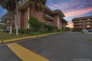 17500 NW 68th Ave APT D2004, Hialeah, FL 33015, Sold 09/17/20
