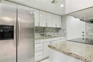 17500 NW 68th Ave APT D2004, Hialeah, FL 33015, Sold 09/17/20