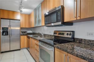 7501 E Treasure Dr #2p, North Bay Village, FL 33141, Sold 02/12/21