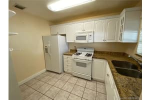 13942 Kendale Lakes Dr, Miami, FL 33183, Sold 05/29/20