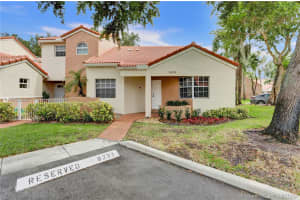 8233 NW 70th St, Tamarac, FL 33321, Sold 08/13/20