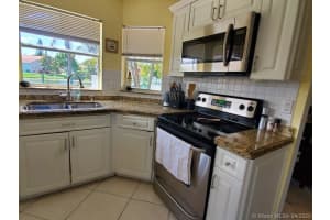 10656 NW 7th St, Pembroke Pines, FL 33026, Sold 06/29/20