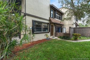 1990 Bayberry Dr, Pembroke Pines, FL 33024, Sold 06/08/20